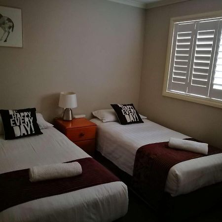 Moonee Valley Views Aparthotel เมลเบิร์น ภายนอก รูปภาพ