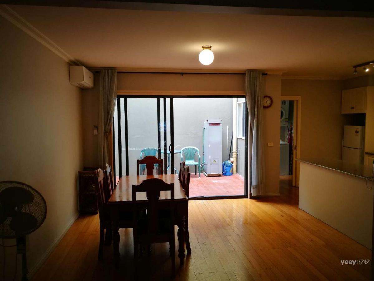 Moonee Valley Views Aparthotel เมลเบิร์น ภายนอก รูปภาพ
