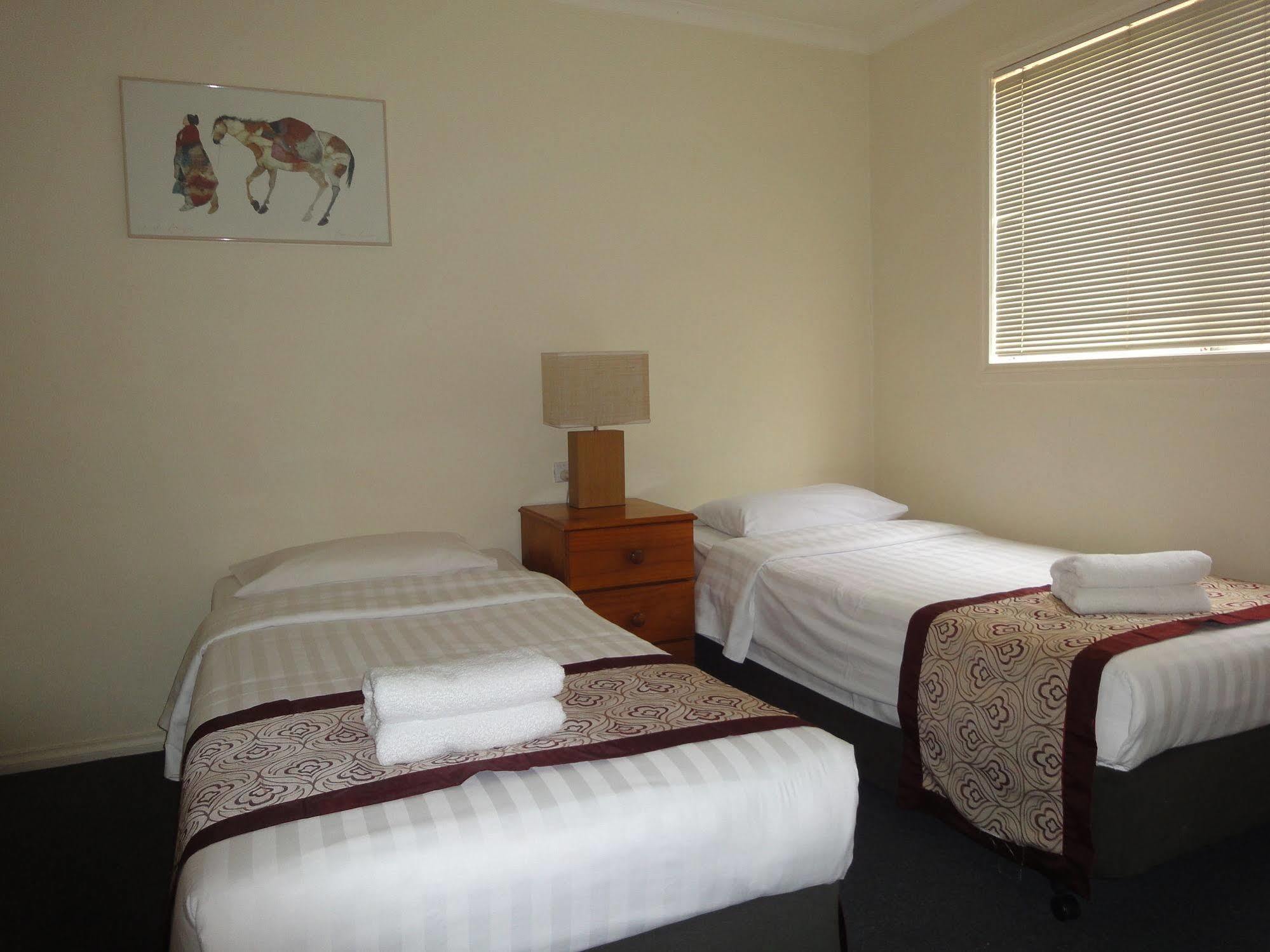 Moonee Valley Views Aparthotel เมลเบิร์น ภายนอก รูปภาพ
