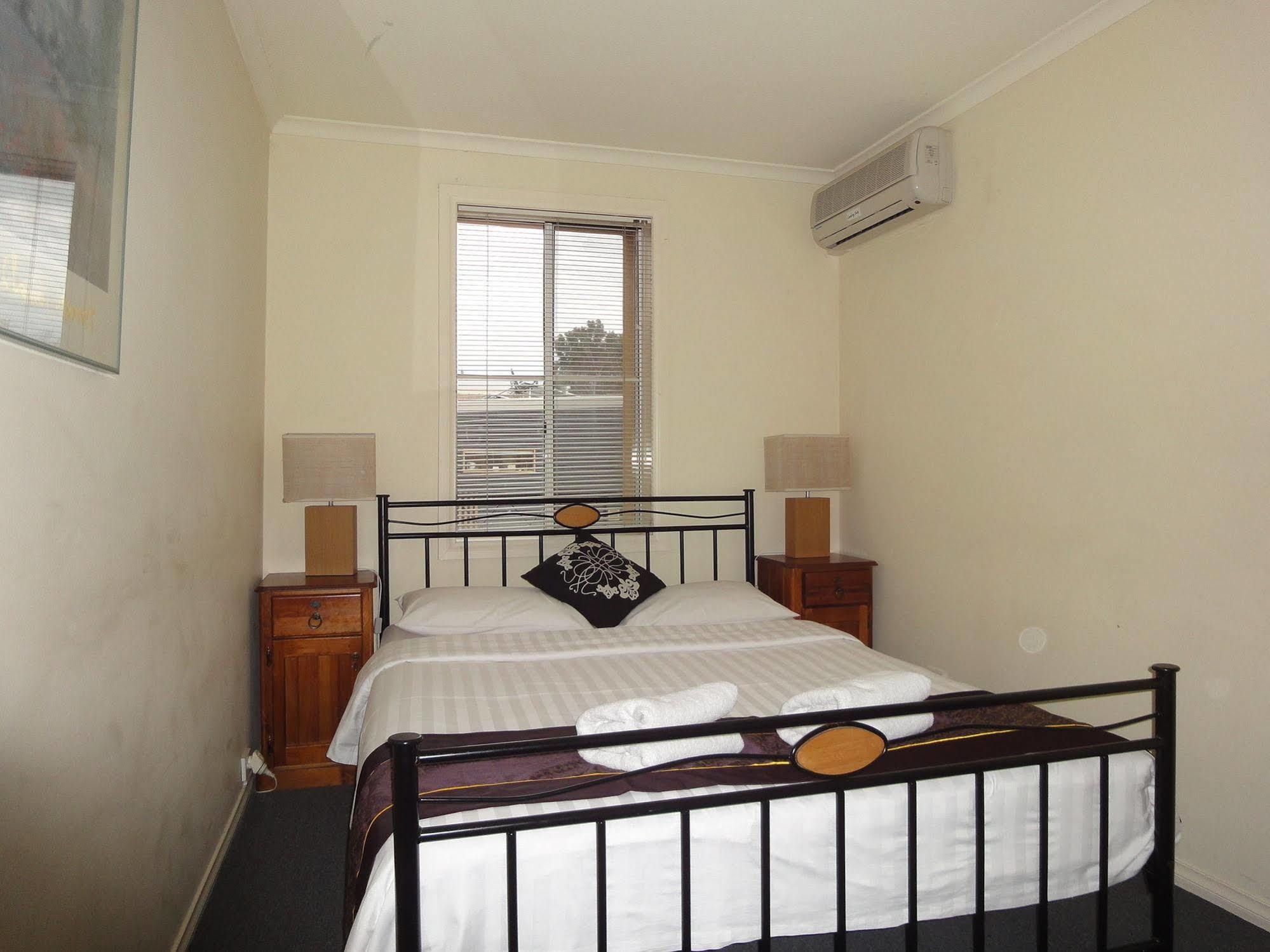 Moonee Valley Views Aparthotel เมลเบิร์น ภายนอก รูปภาพ